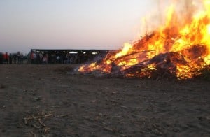 Foto_2_Osterfeuer_Wendewisch