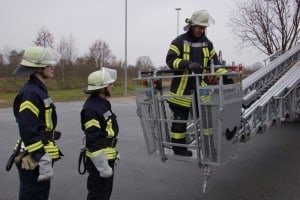 2016-03-05_DLK-Unterweisung_Foto_2